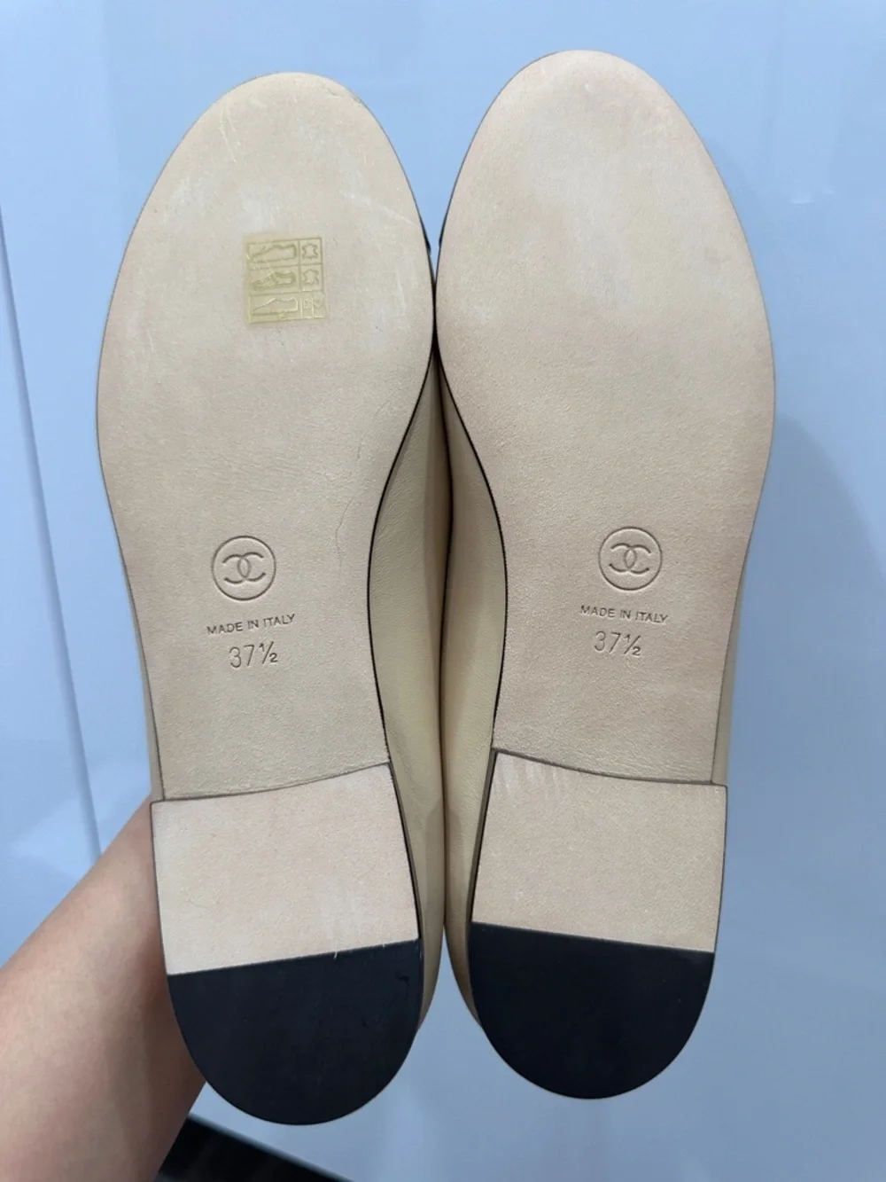 CHANEL CLASSIC CC LOGO BEIGE & BLACK CAPTOE LEATHER BALLET FLATS Size 37.5 NEW - Picture 13 of 16
